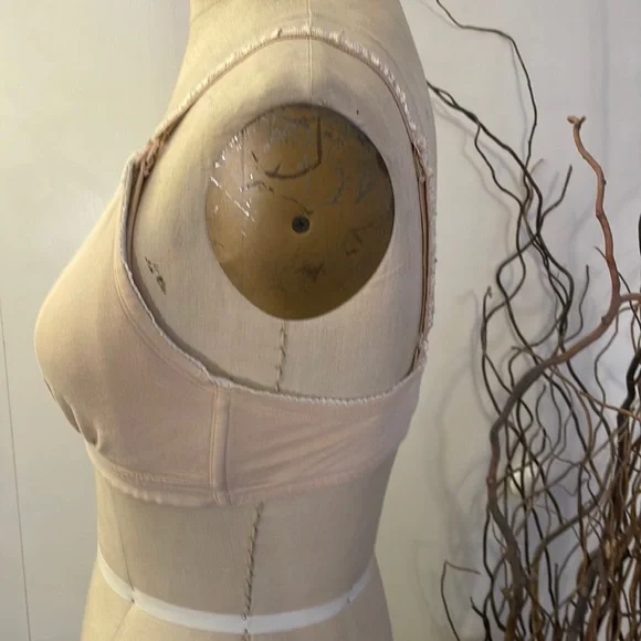 Gilligan & O’Malley Nude nursing bra with lace detail 2XL - Picture 6 of 8